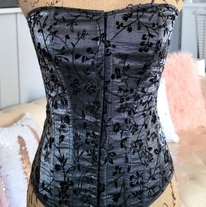 Beautiful corset size small womens.